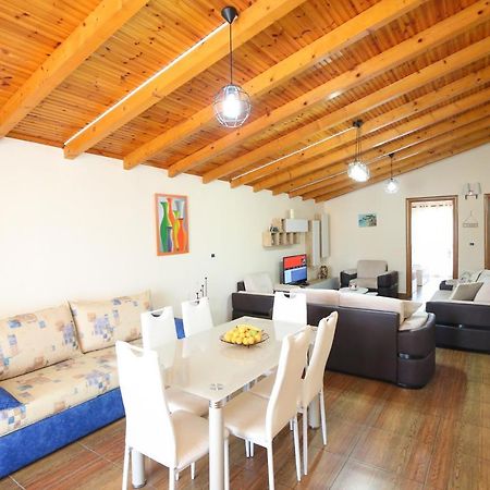 Laerti'S Attic Apartment วญอเรอ ภายนอก รูปภาพ