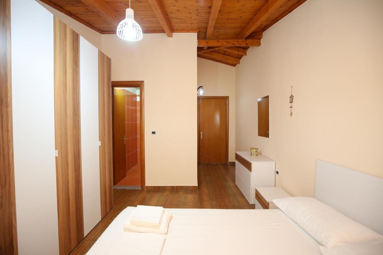 Laerti'S Attic Apartment วญอเรอ ภายนอก รูปภาพ